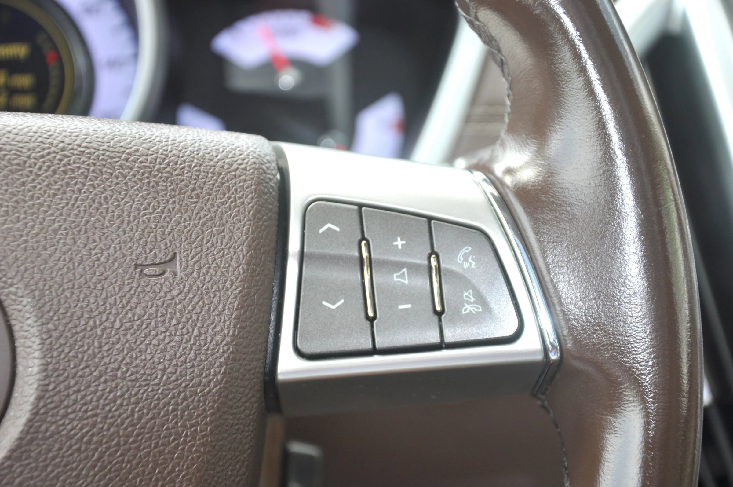 Used 2010 Cadillac SRX Premium image 36