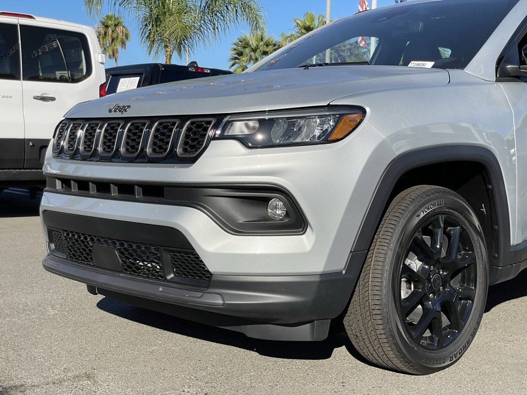 New 2026 Jeep Compass Latitude image 10