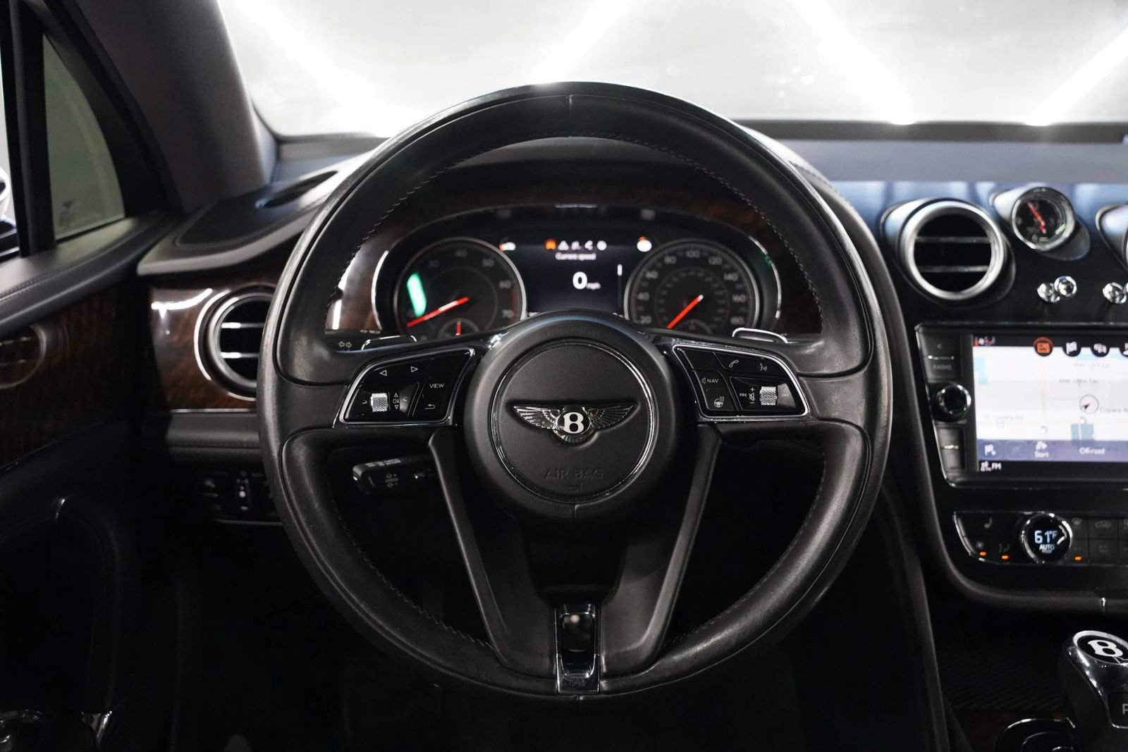 Used 2018 Bentley Bentayga Onyx Edition AWD/4WD image 29