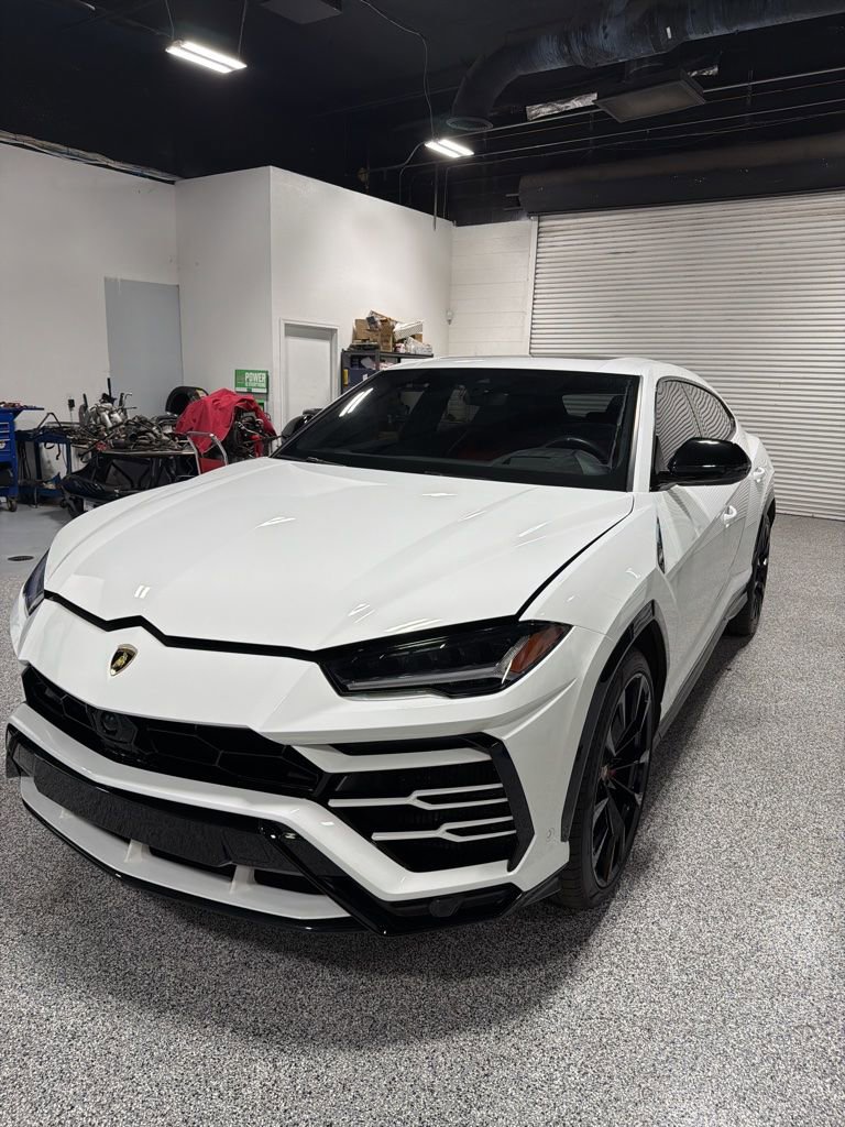 Used 2020 Lamborghini Urus AWD/4WD image 6