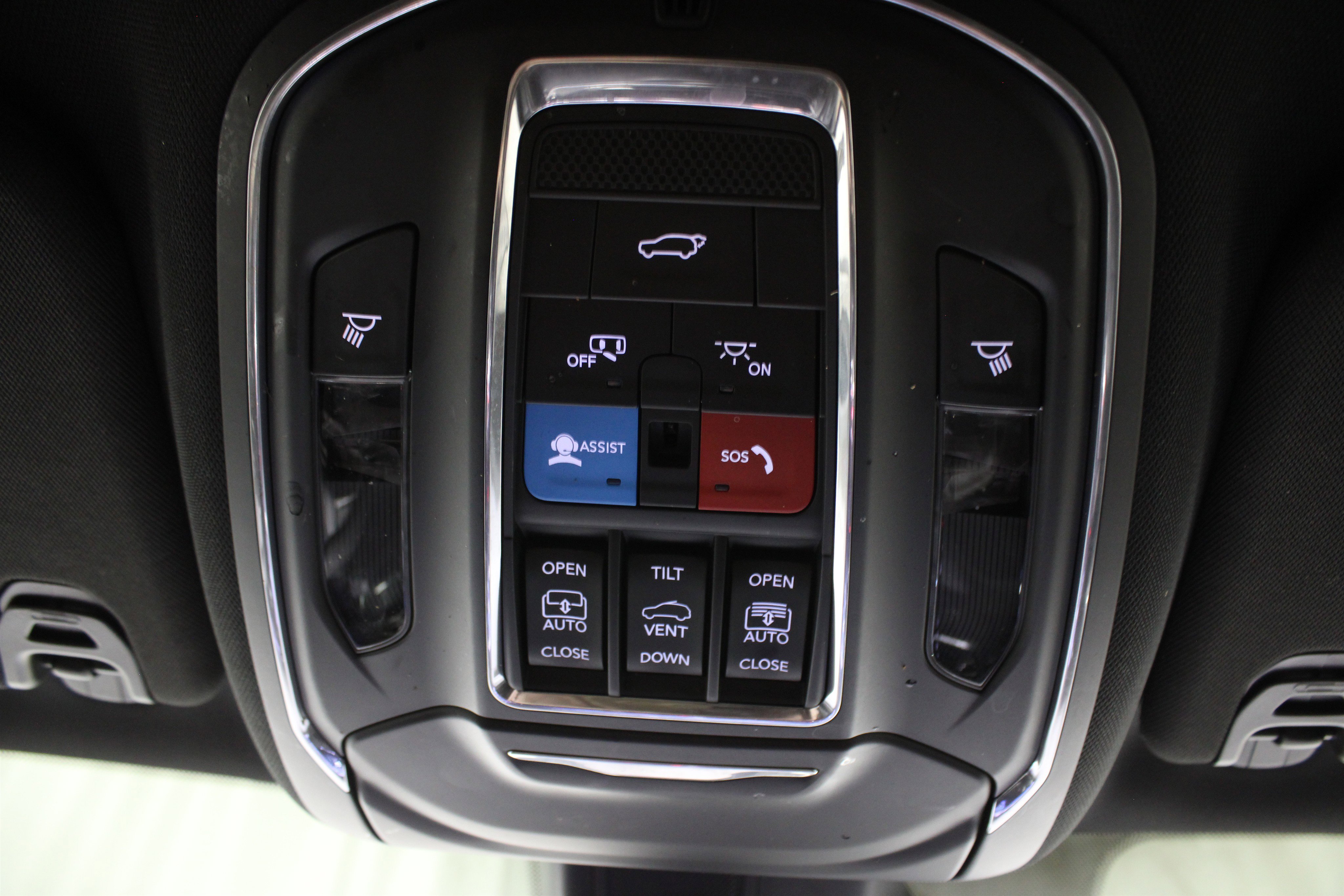 Used 2023 Jeep Wagoneer 4WD w/ Premium Group I image 25