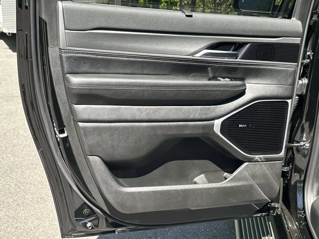 New 2026 Jeep Grand Wagoneer L Limited AWD/4WD image 23