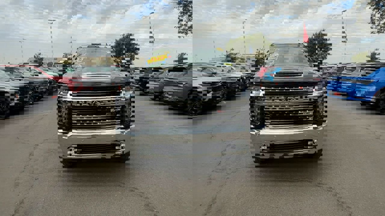 Used 2020 Chevrolet Silverado 2500 LTZ w/ LTZ Premium Package image 2