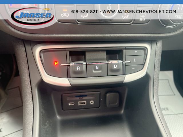 Used 2024 GMC Terrain SLT image 15