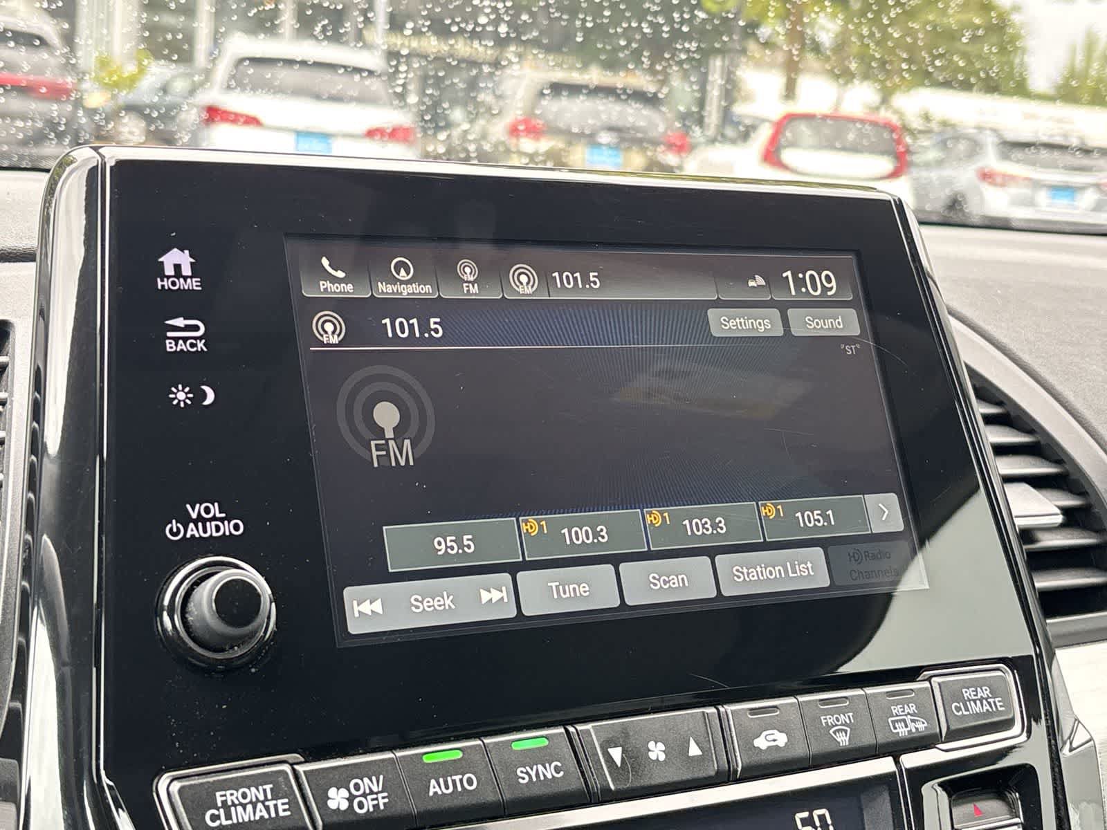 Used 2018 Honda Odyssey Touring image 17