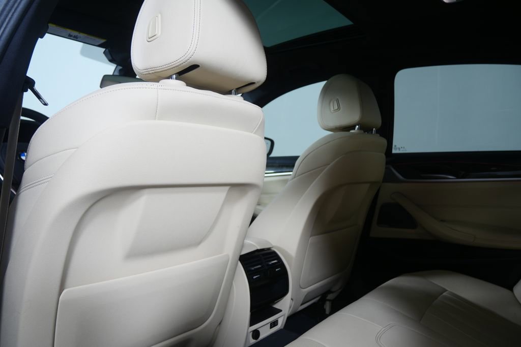 Certified 2023 BMW 530i w/ Premium Package image 17