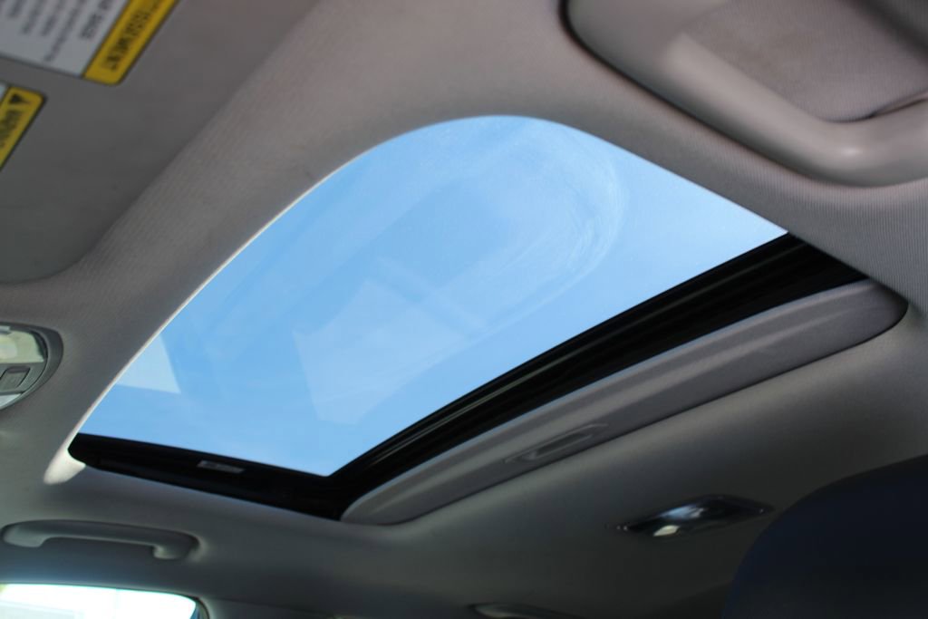 Used 2023 Hyundai Kona Limited image 15