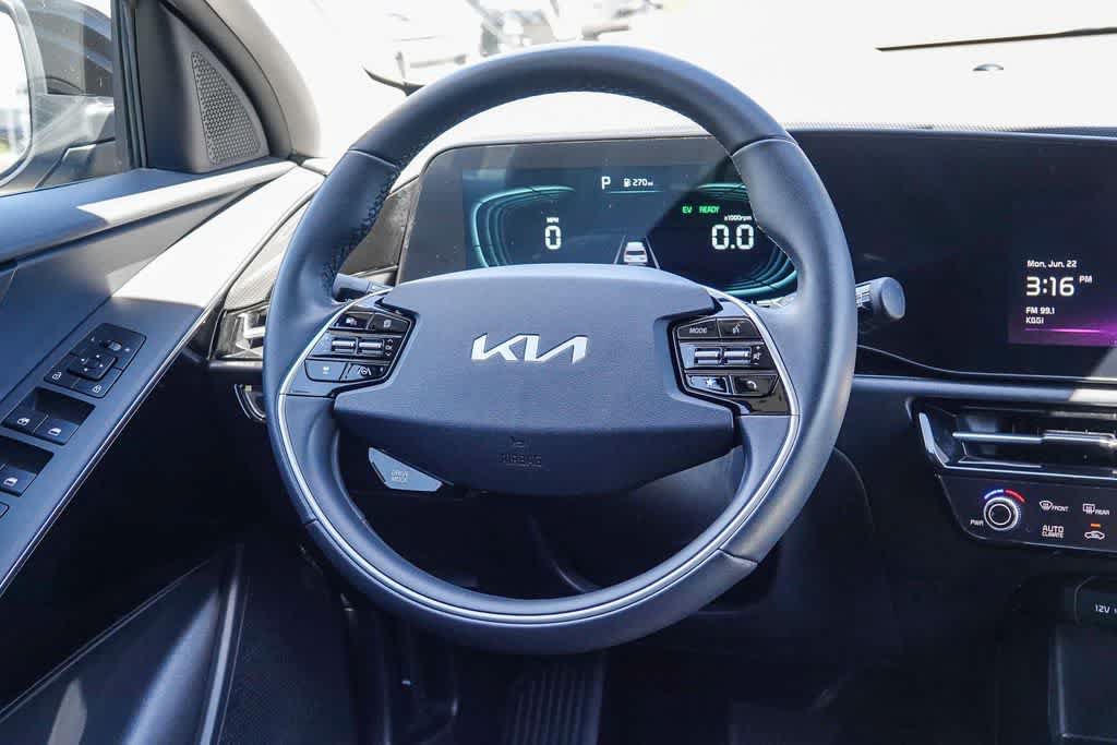 Certified 2024 Kia Niro EX FWD image 14