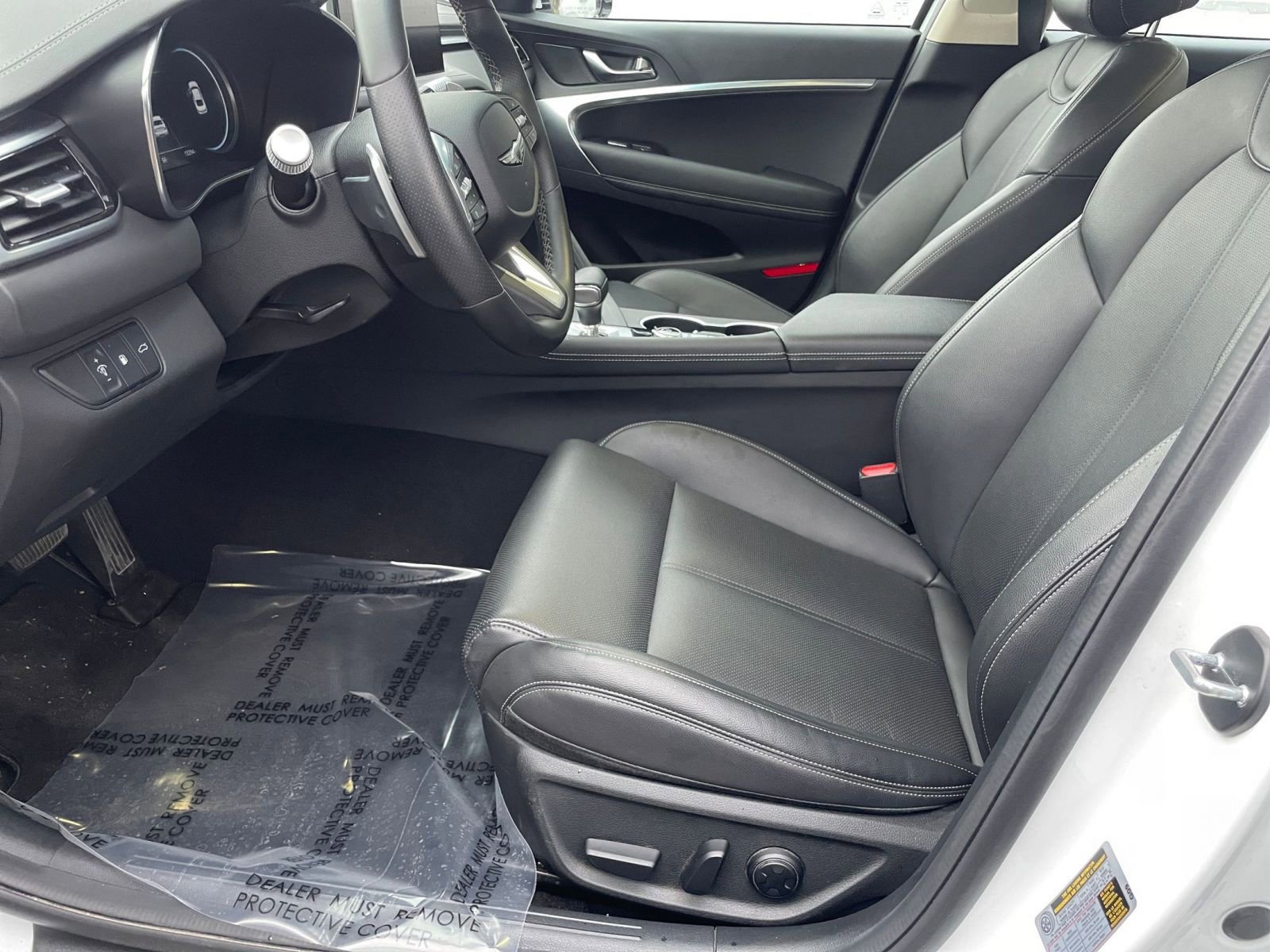 Used 2025 Genesis G70 2.5T image 28