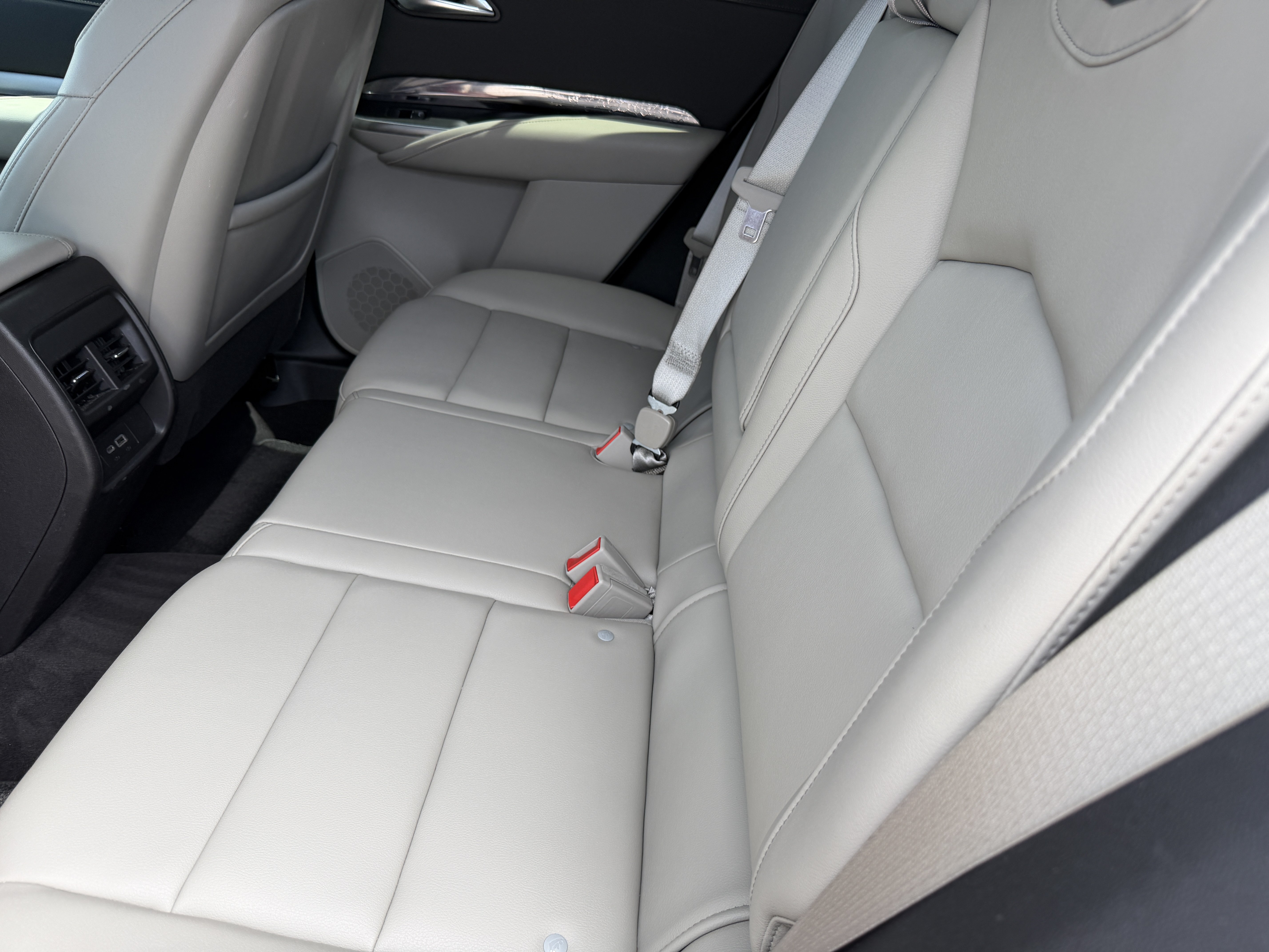 Used 2020 Cadillac XT4 Luxury FWD image 16