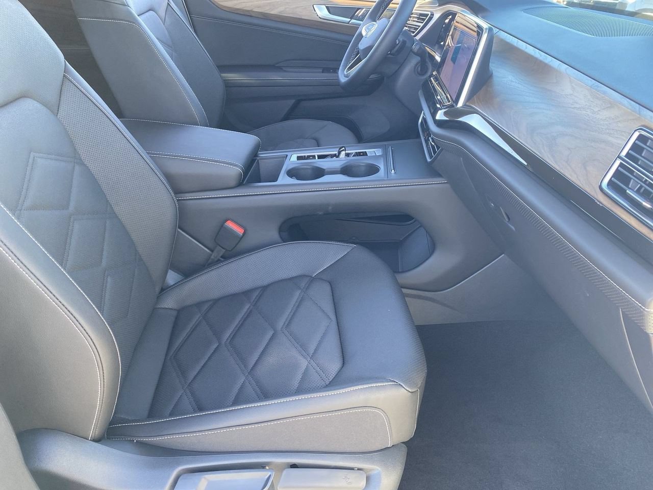 New 2026 Volkswagen Atlas SE FWD image 8