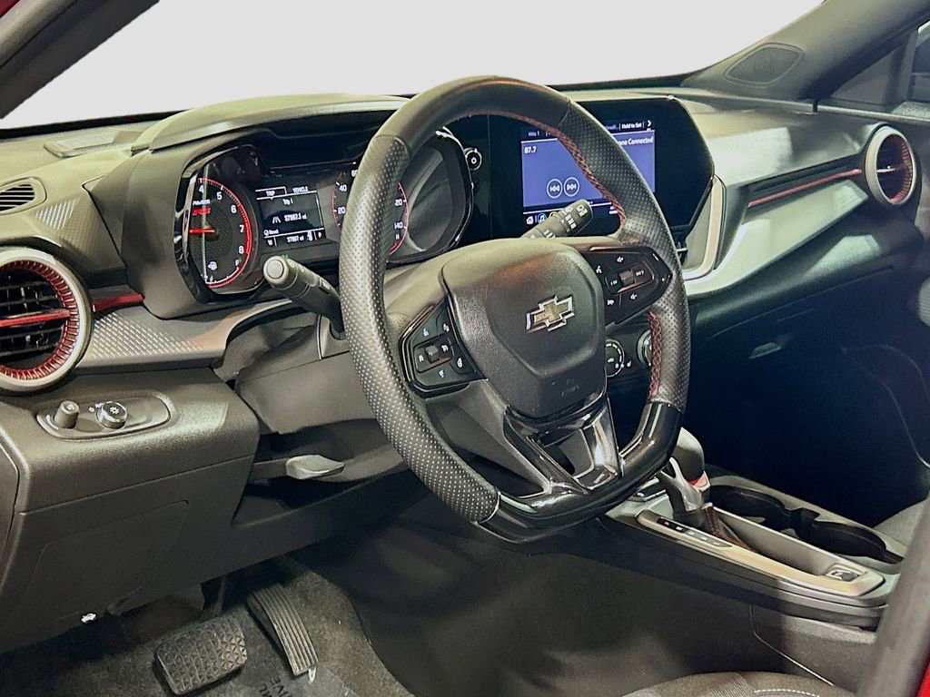 Used 2024 Chevrolet Trax RS w/ Sunroof Package FWD image 7