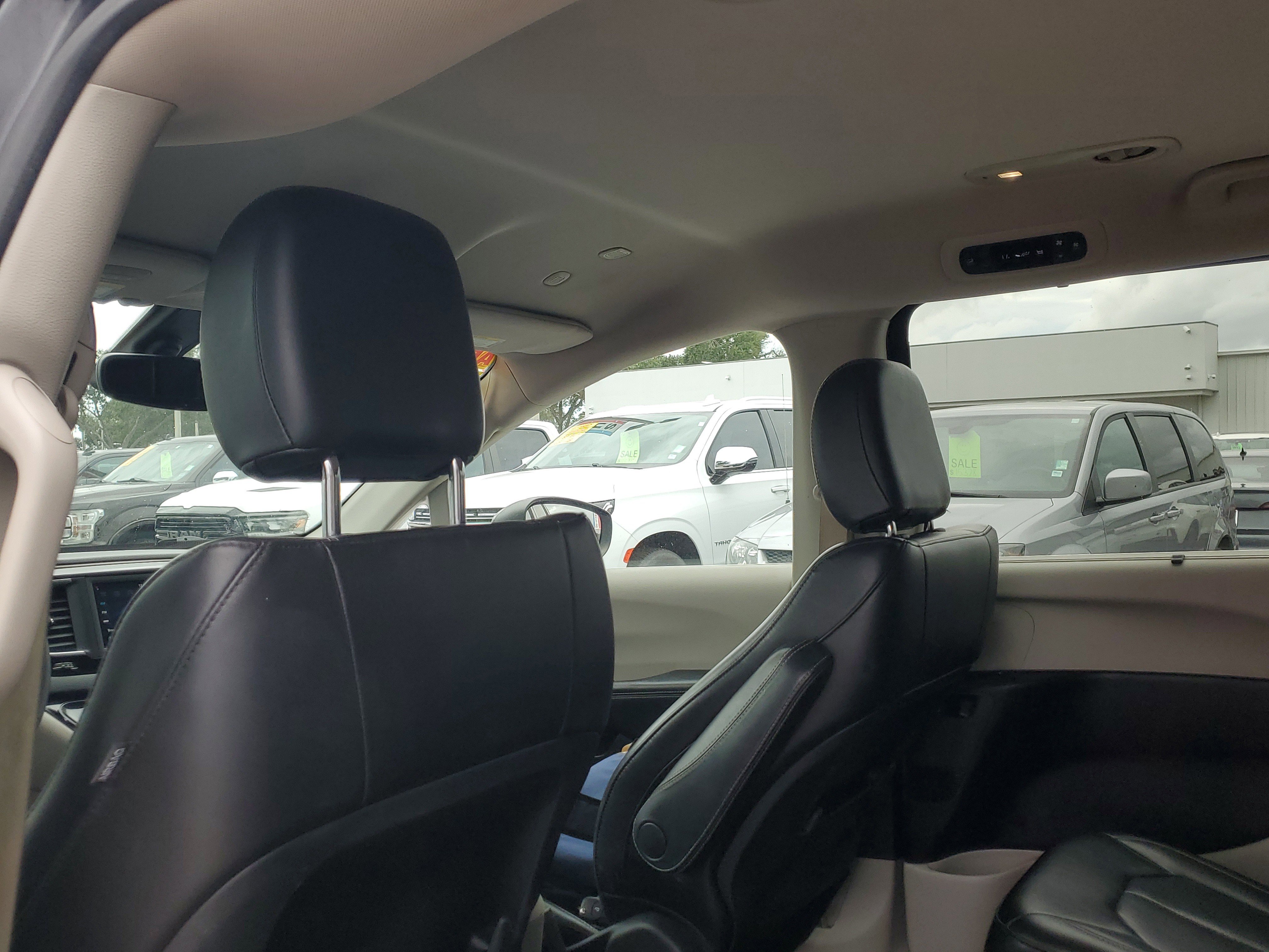 Used 2021 Chrysler Voyager Lxi image 13