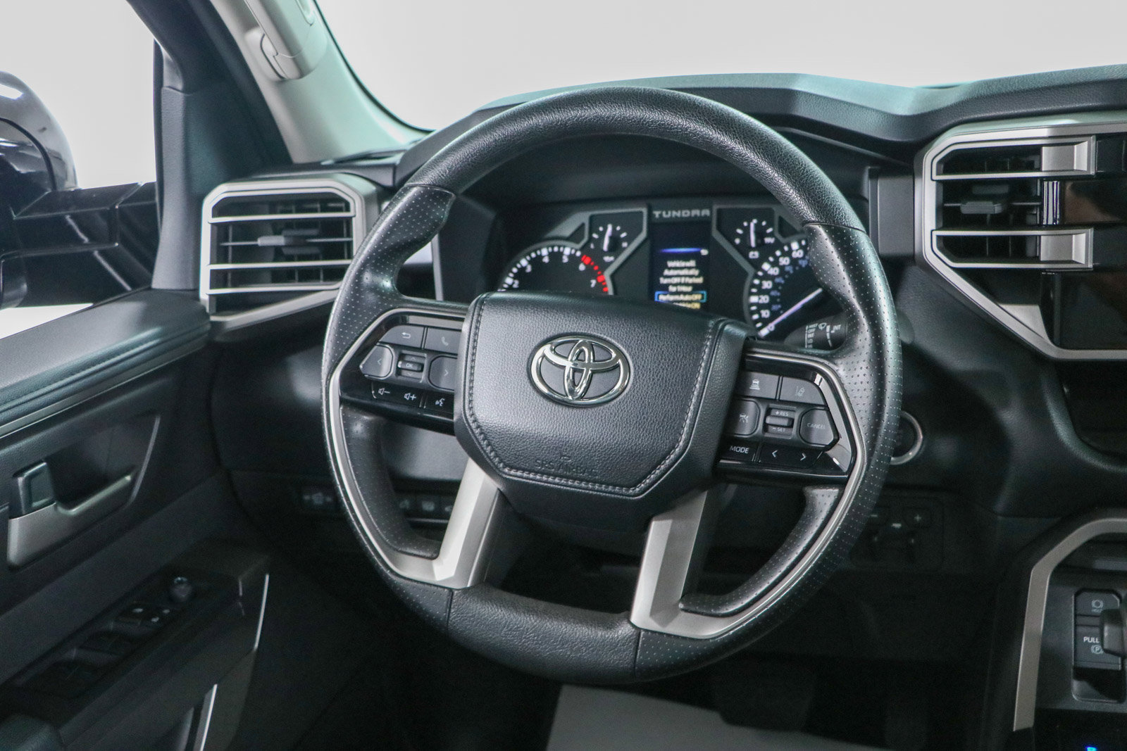 Used 2024 Toyota Tundra SR5 w/ SR5 Convenience Package AWD/4WD image 11