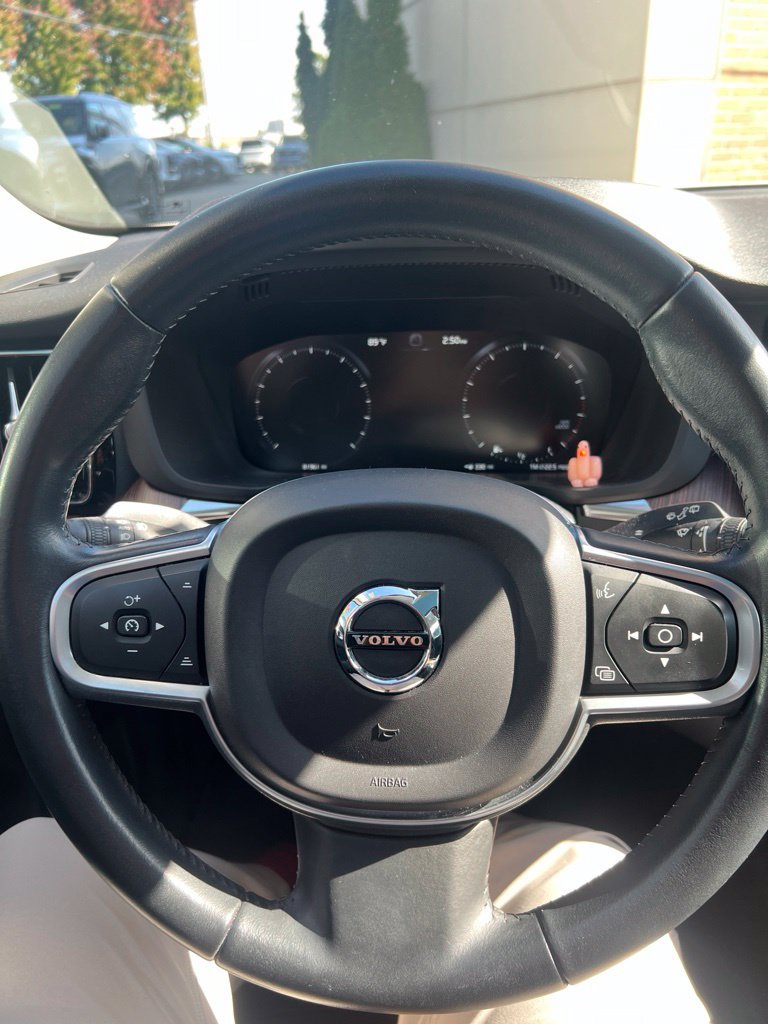 Used 2021 Volvo XC60 T5 Momentum AWD/4WD image 17