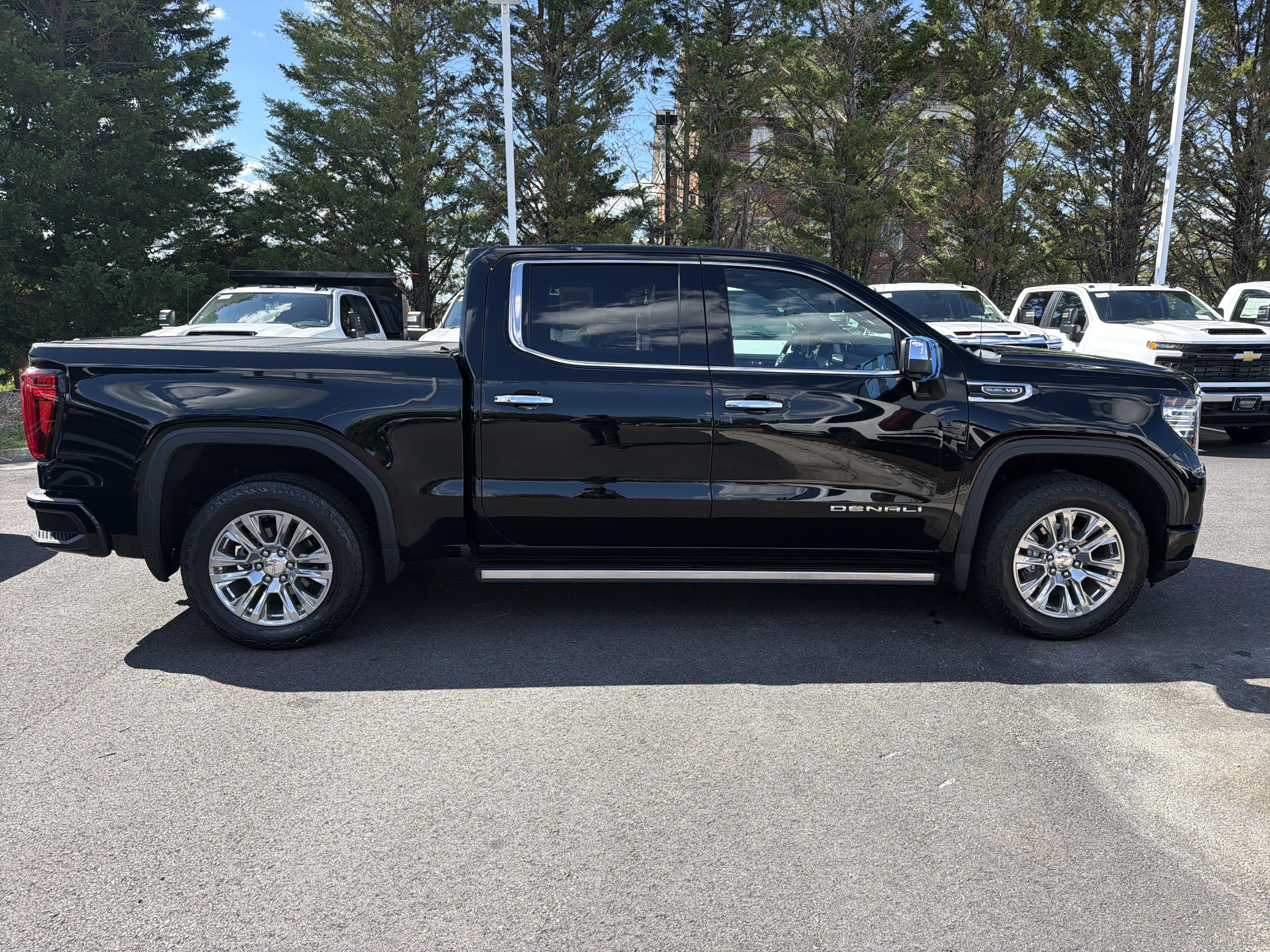 Used 2022 GMC Sierra 1500 Denali AWD/4WD image 11