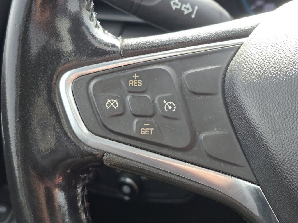 Used 2018 Chevrolet Equinox LT w/ Sun & Infotainment Package image 25