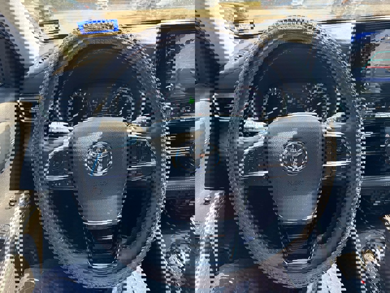 Used 2020 Toyota Highlander XLE image 12