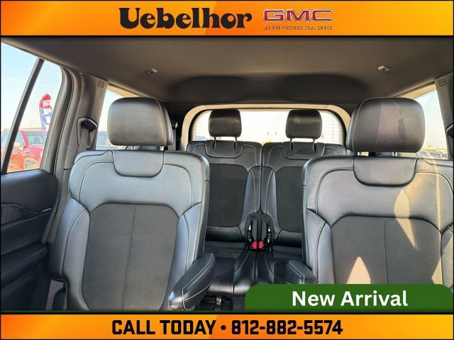 Used 2023 Jeep Grand Cherokee L Laredo image 25
