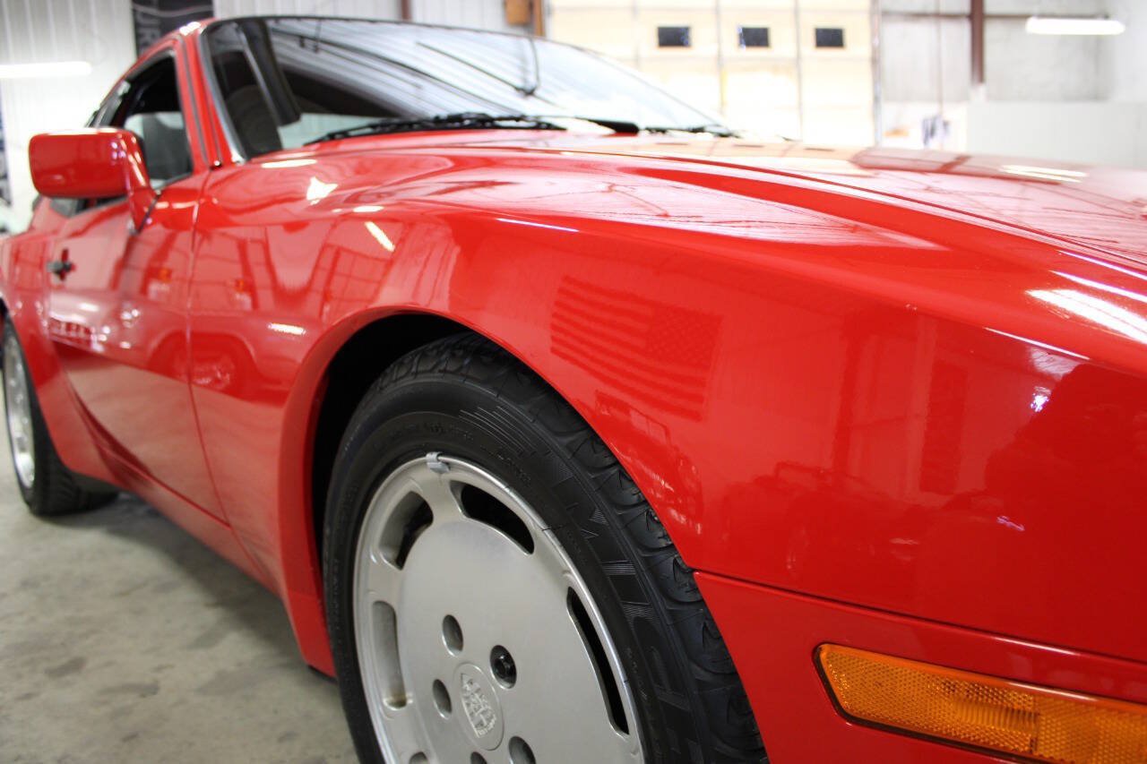Used 1987 Porsche 944 Turbo RWD image 14