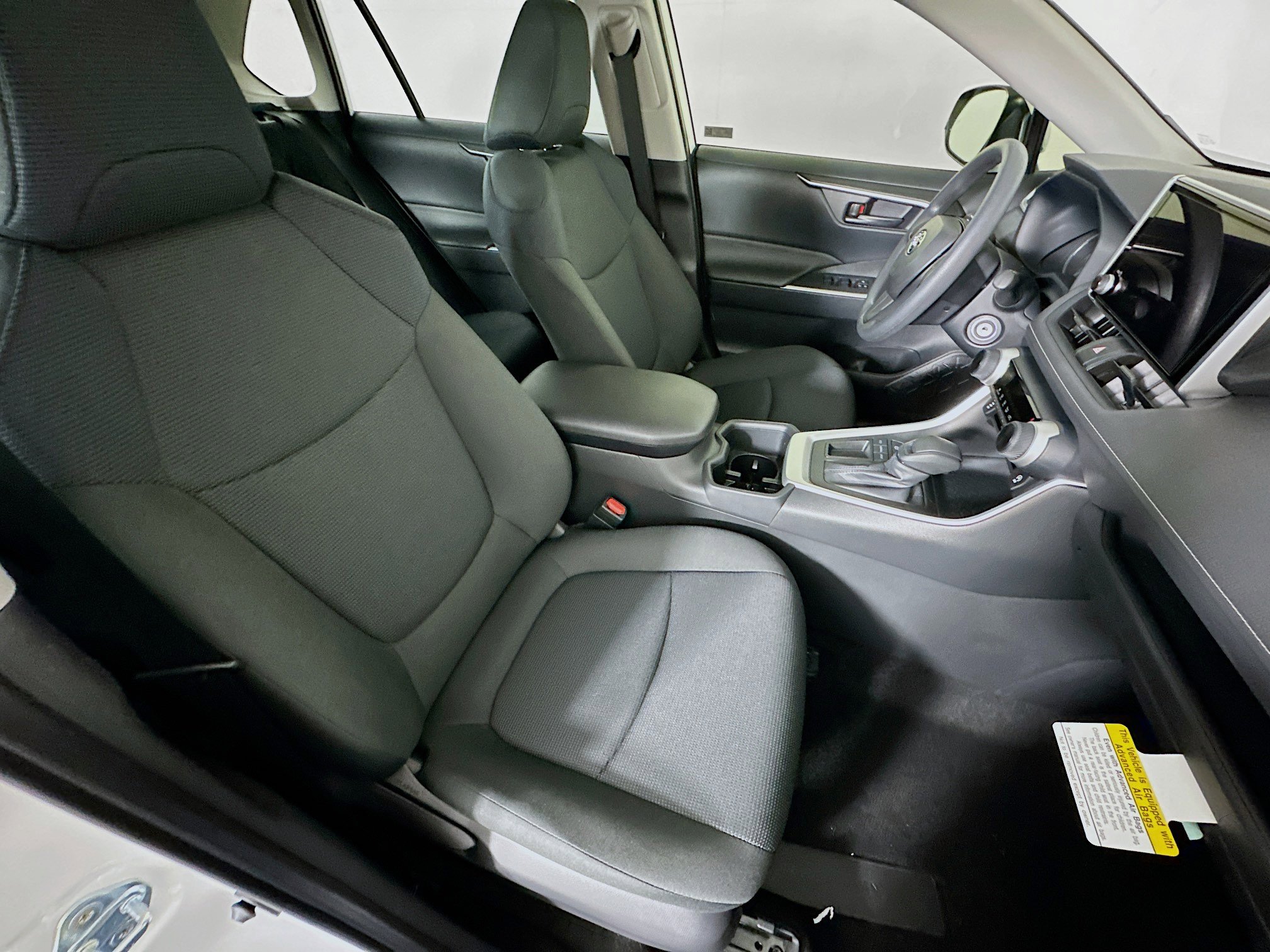 Used 2025 Toyota RAV4 LE FWD image 31