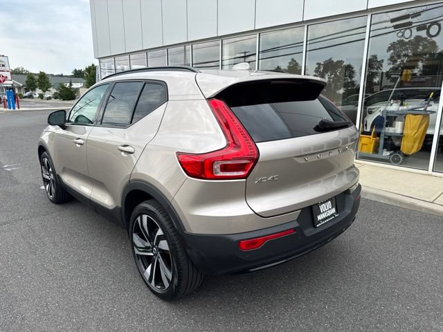 Certified 2023 Volvo XC40 B5 Plus w/ Climate Package AWD/4WD image 3
