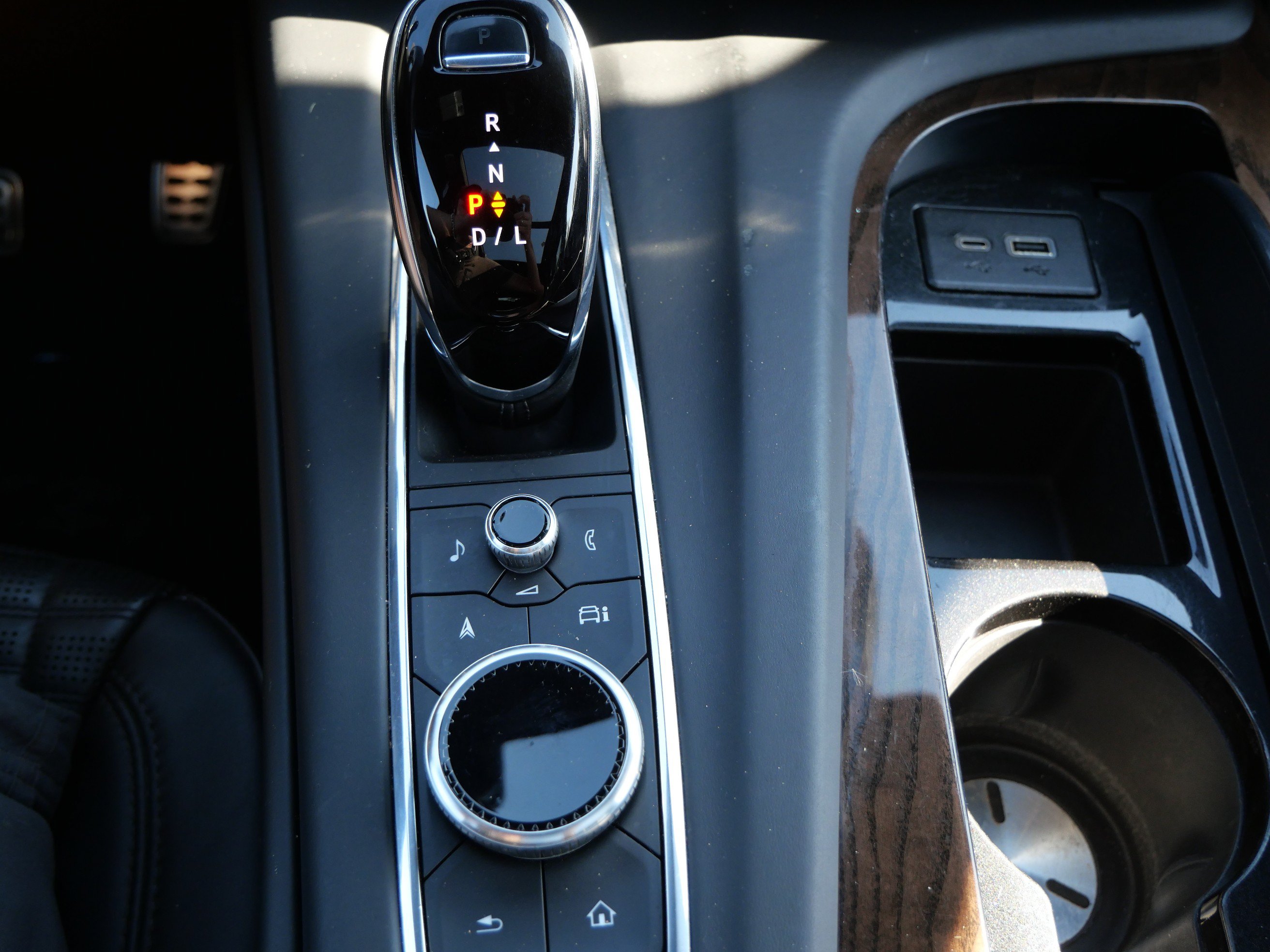 Used 2023 Cadillac Escalade ESV Sport Platinum w/ LPO, ONYX Package AWD/4WD image 24
