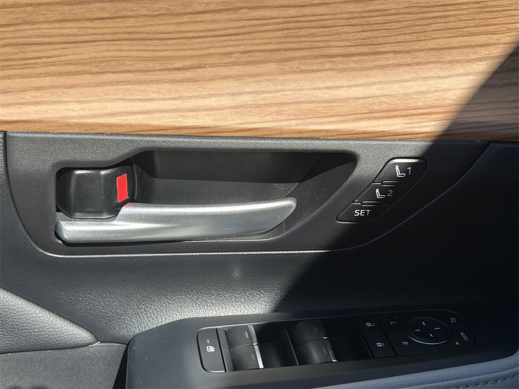 Used 2024 Toyota Grand Highlander Limited image 22