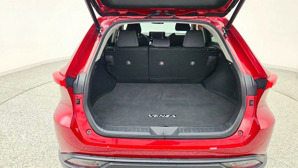 Used 2021 Toyota Venza LE image 21