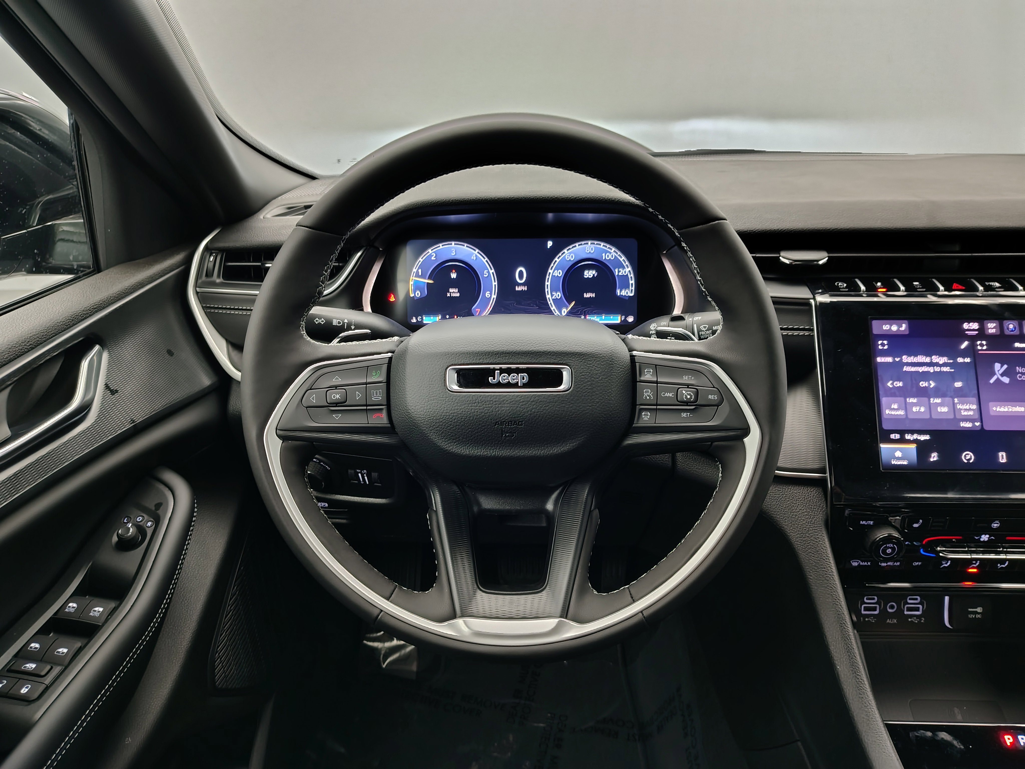 New 2025 Jeep Grand Cherokee Altitude image 31