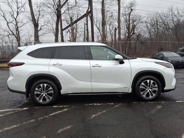 Certified 2026 Toyota Highlander XLE image 28