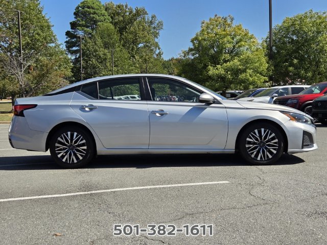 Used 2023 Nissan Altima 2.5 SV FWD image 6