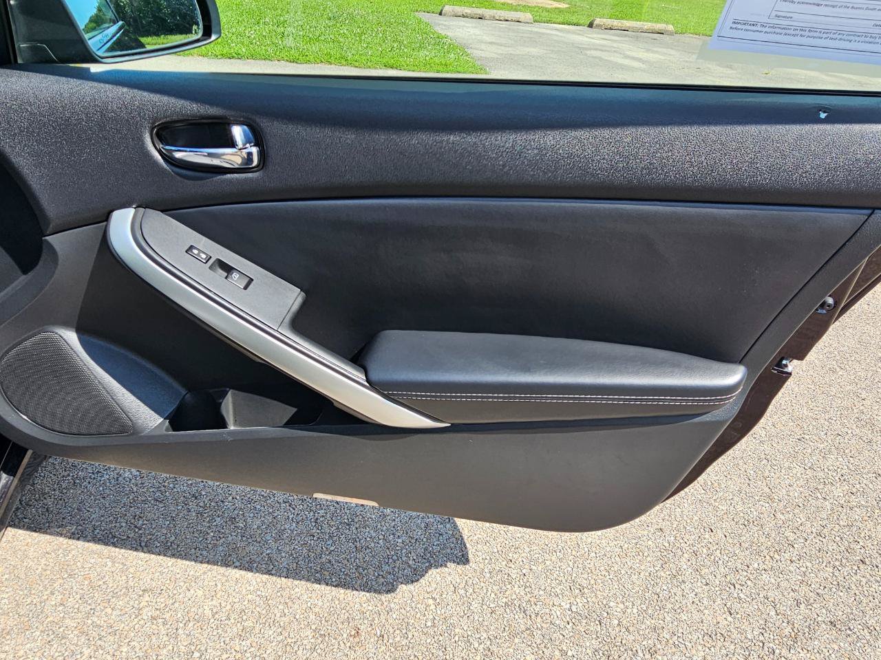 Used 2012 Nissan Altima 3.5 SR FWD image 16