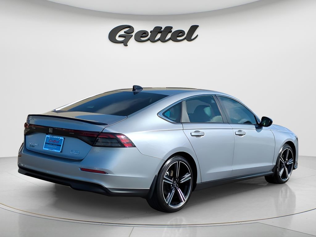 Used 2023 Honda Accord Sport image 3