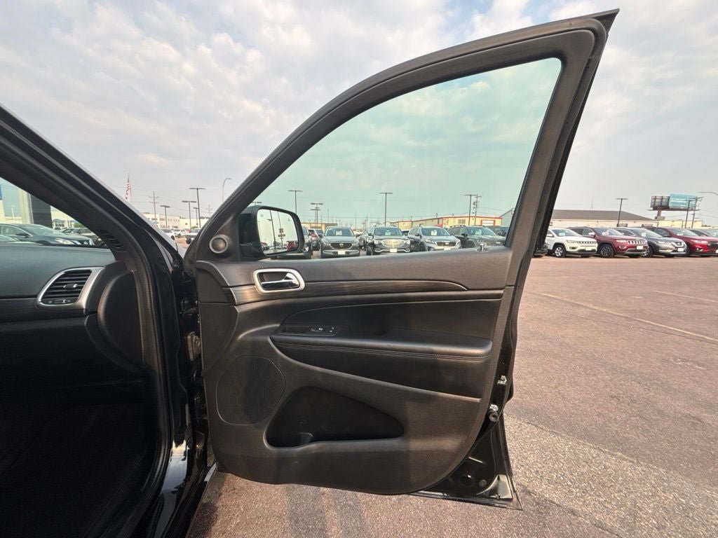 Used 2022 Jeep Grand Cherokee Laredo X AWD/4WD image 35