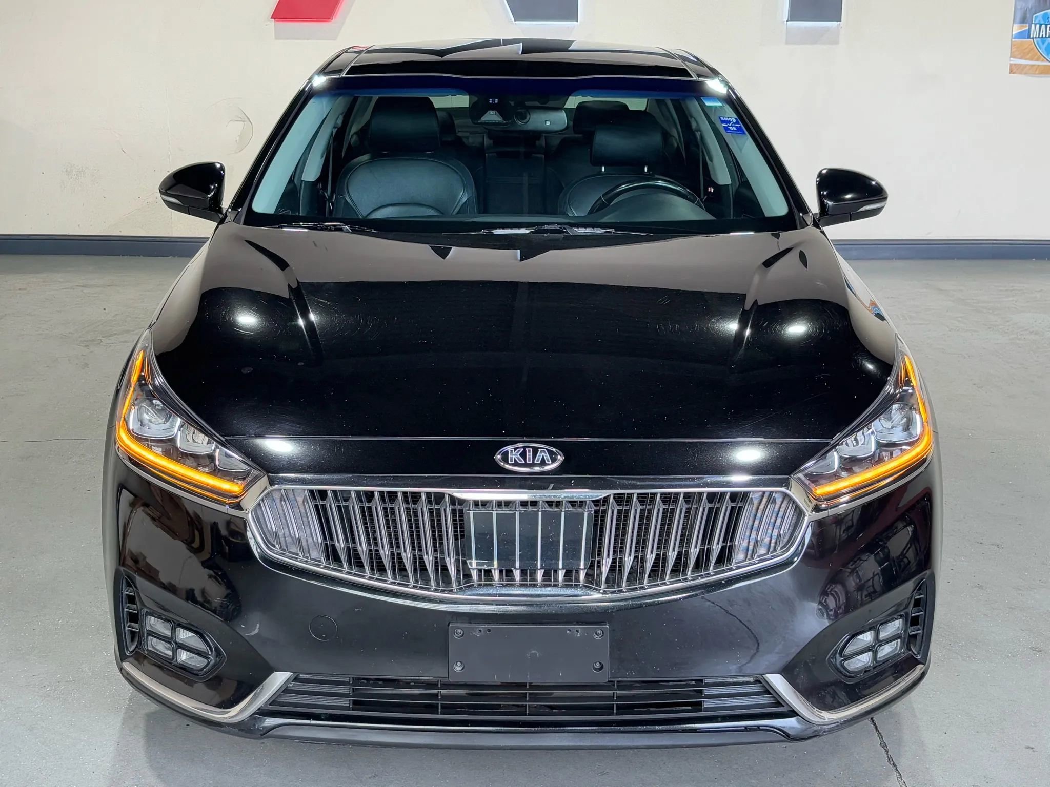 Used 2017 Kia Cadenza Technology FWD image 3