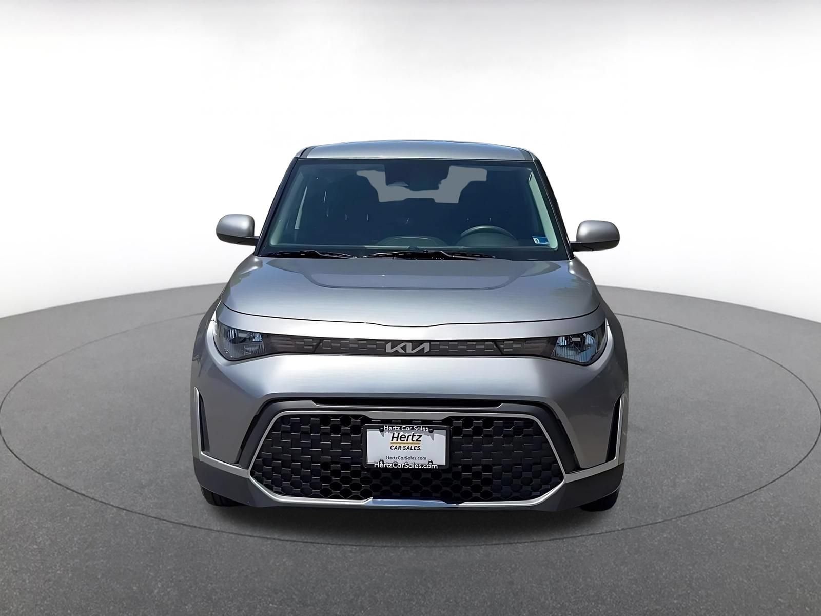 Used 2025 Kia Soul LX w/ LX Technology Package FWD image 4