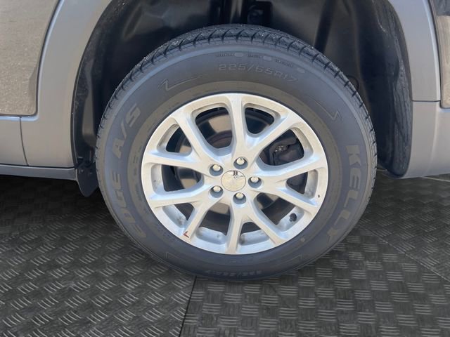 Used 2018 Jeep Cherokee Latitude Plus image 33