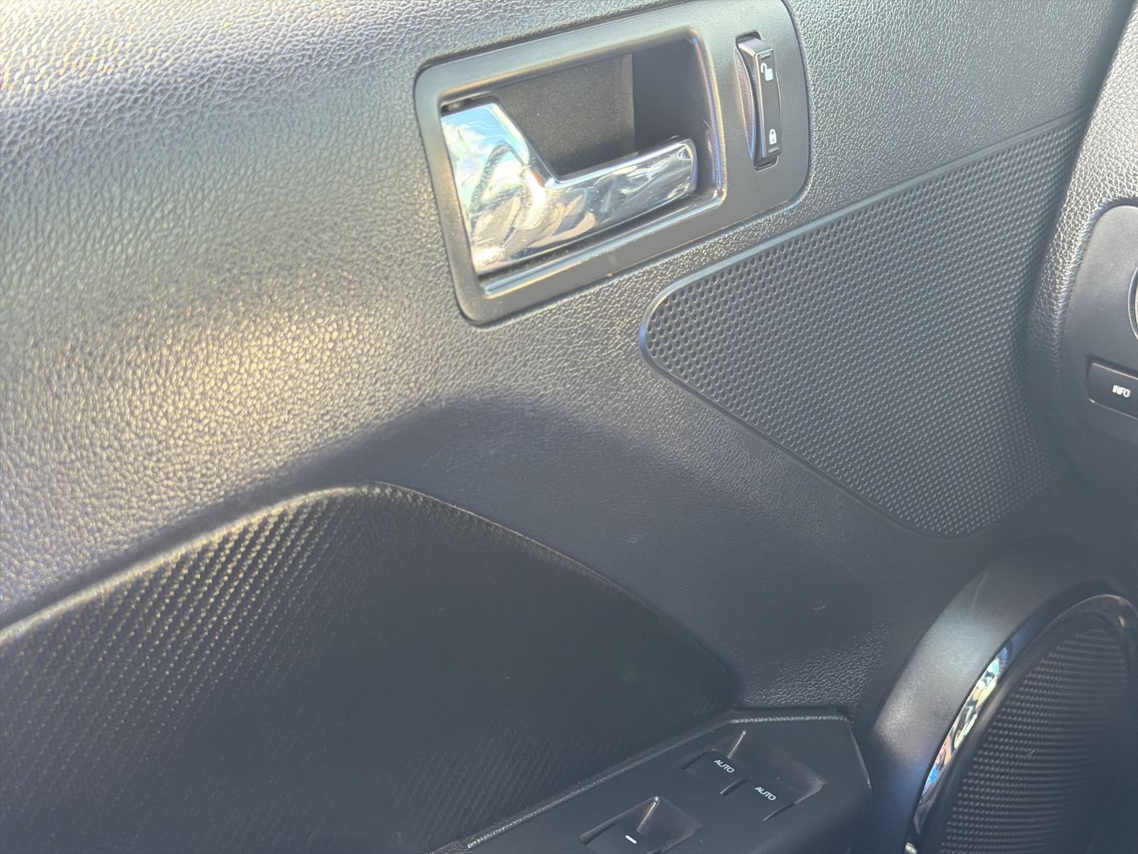 Used 2012 Ford Mustang GT Premium w/ Electronics Pkg RWD image 26