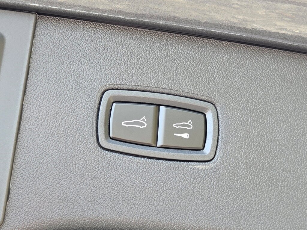 New 2026 Porsche Cayenne GTS image 17