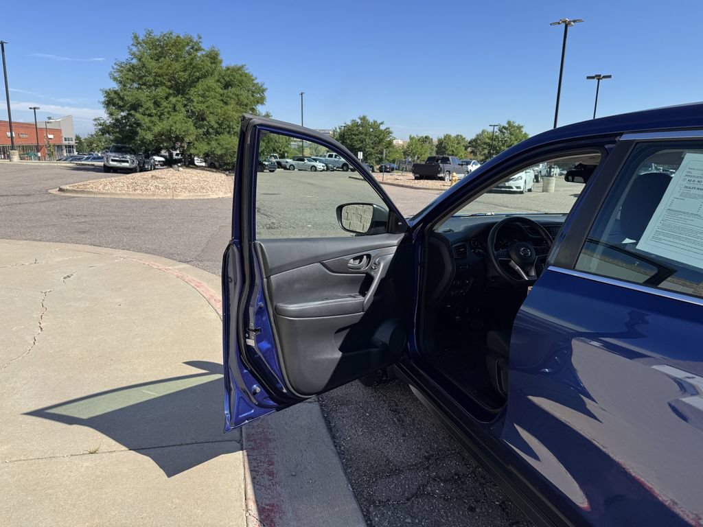 Used 2020 Nissan Rogue S AWD/4WD image 14