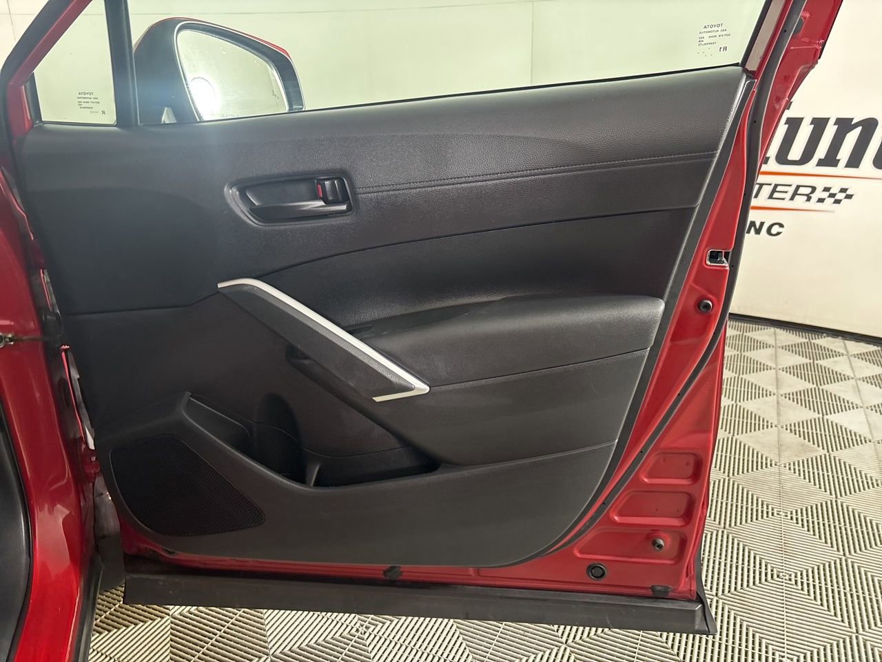 Used 2023 Toyota Corolla Cross LE image 25