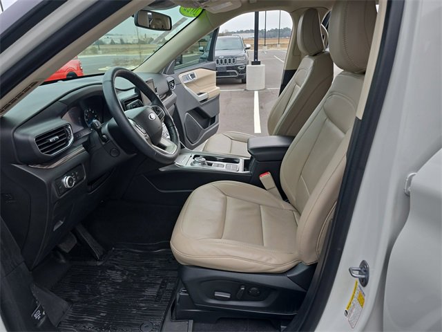 Used 2022 Ford Explorer Limited w/ Equipment Group 301A image 11