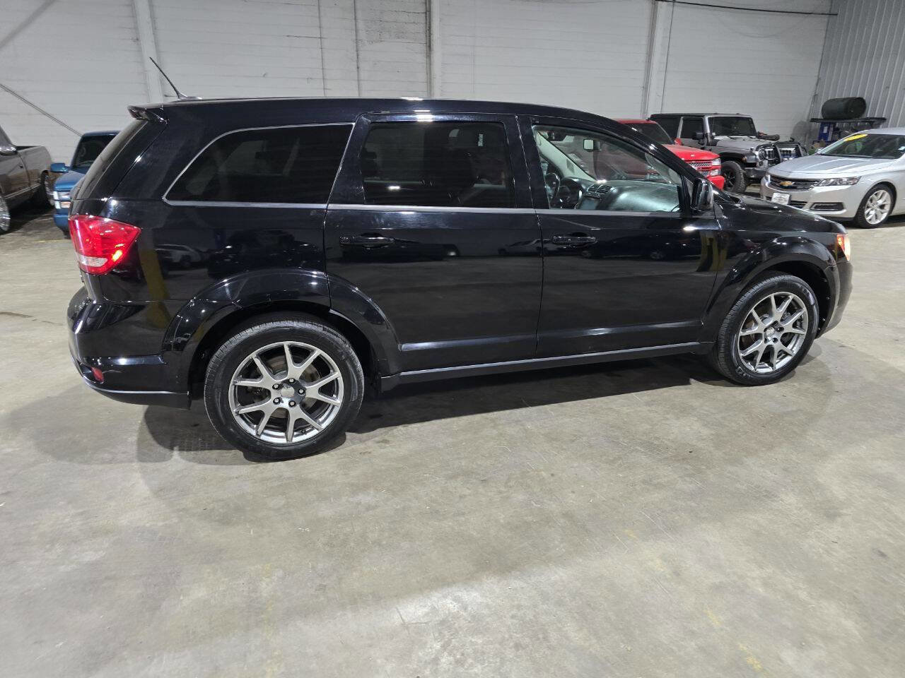 Used 2015 Dodge Journey R/T w/ Flexible Seating Group image 12