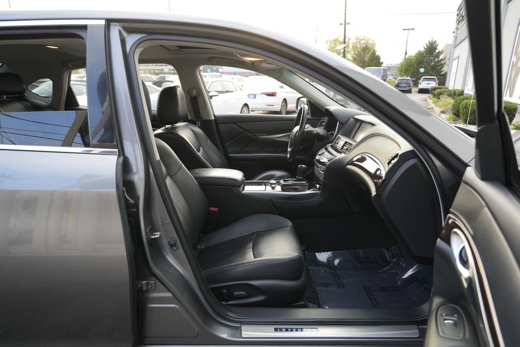 Used 2015 INFINITI Q70 L 3.7 RWD image 32