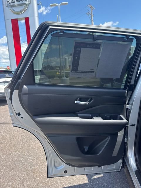 Certified 2024 Nissan Pathfinder SL AWD/4WD image 12