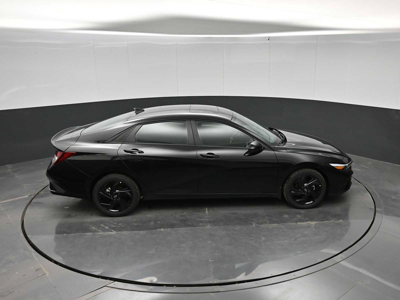 New 2026 Hyundai Elantra SEL Sport FWD image 33