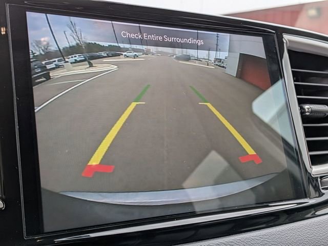 Used 2023 Chrysler Pacifica Touring-L image 22