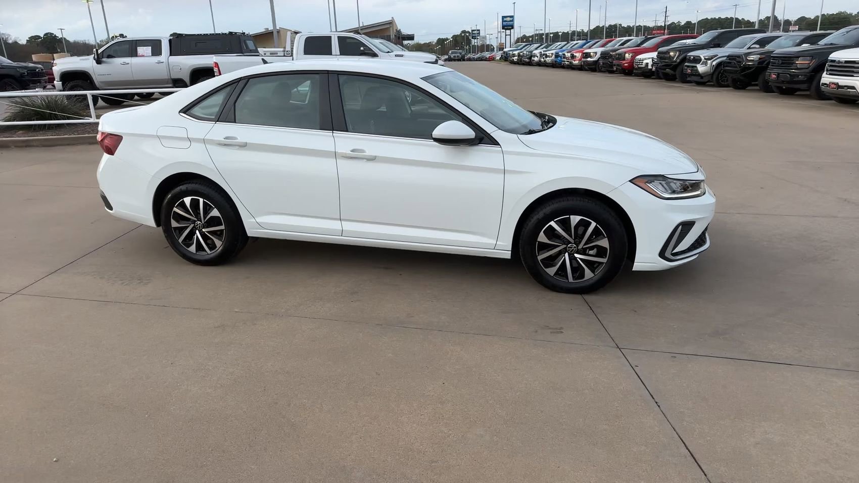 Used 2025 Volkswagen Jetta S FWD image 2