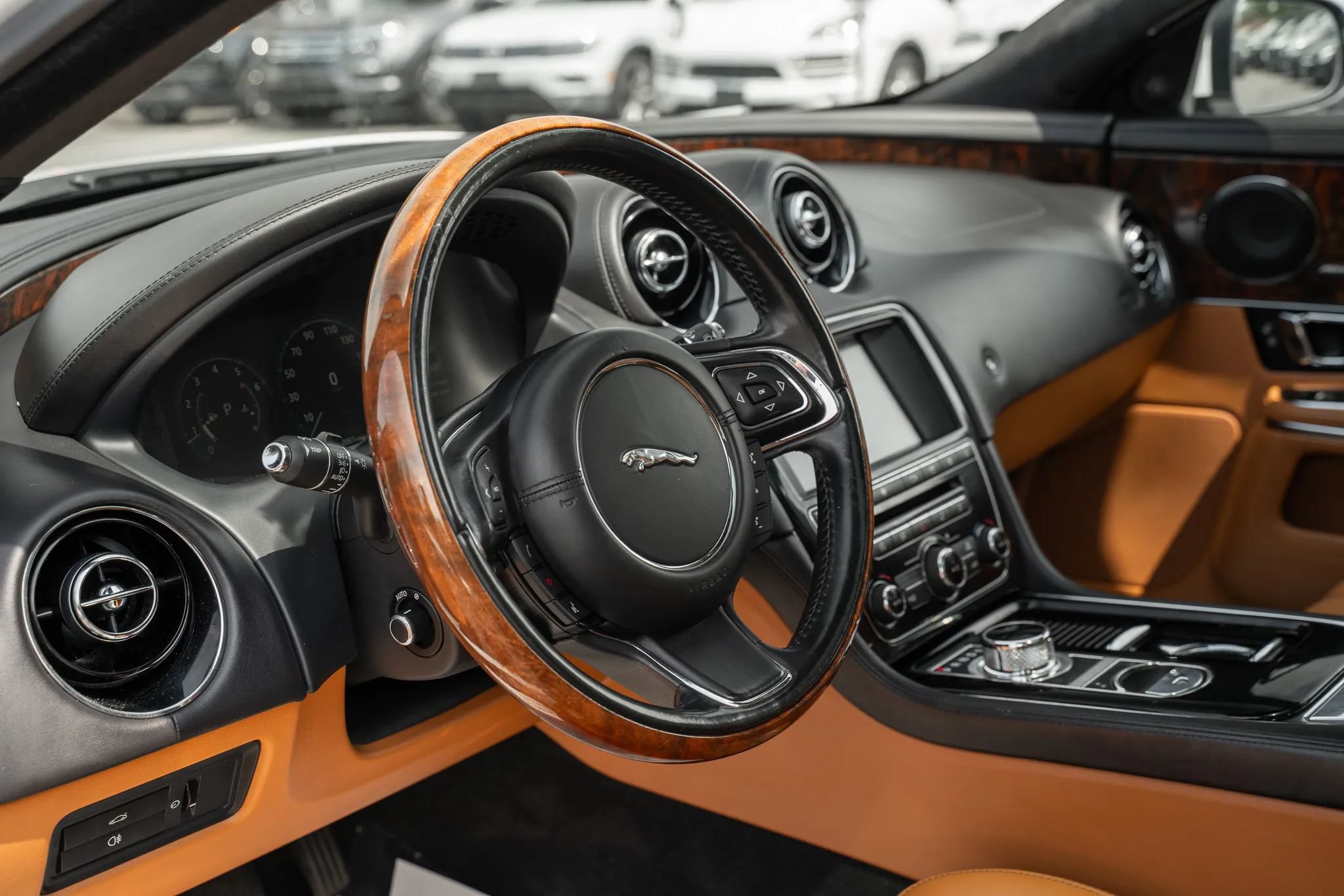 Used 2017 Jaguar XJ L Portfolio AWD/4WD image 20
